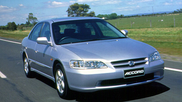 Kelebihan dan Kekurangan Sedan Honda Accord 1999