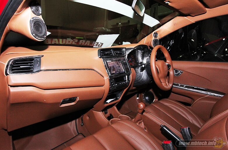 Modifikasi Interior Honda Brio dan Brio Satya